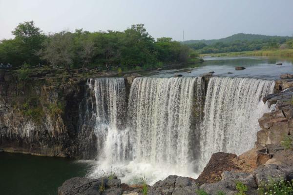 龙地逃生